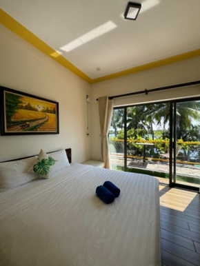 Coral Riverside Homestay & Hostel